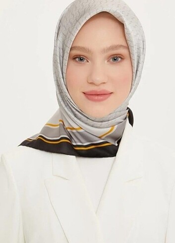 ARMİNE SAF İPEK EŞARP 