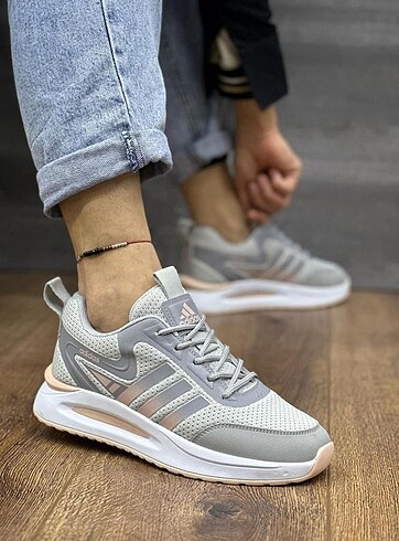Adidas spor ayakkabı
