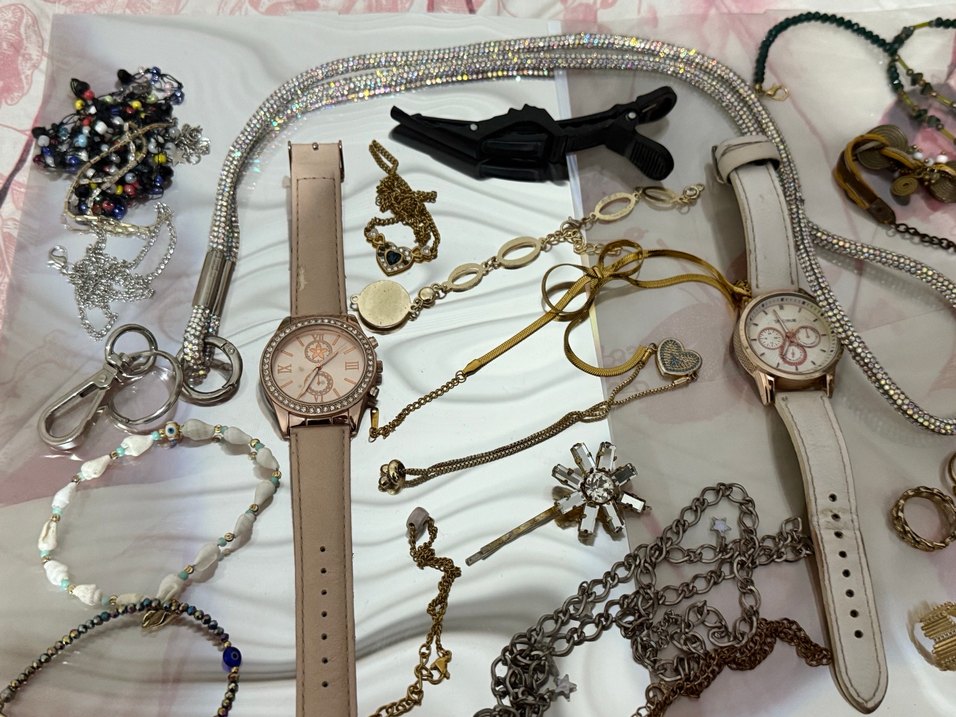 Zincir Detaylı Altın Renkli Moda Aksesuarları - Görsel 4