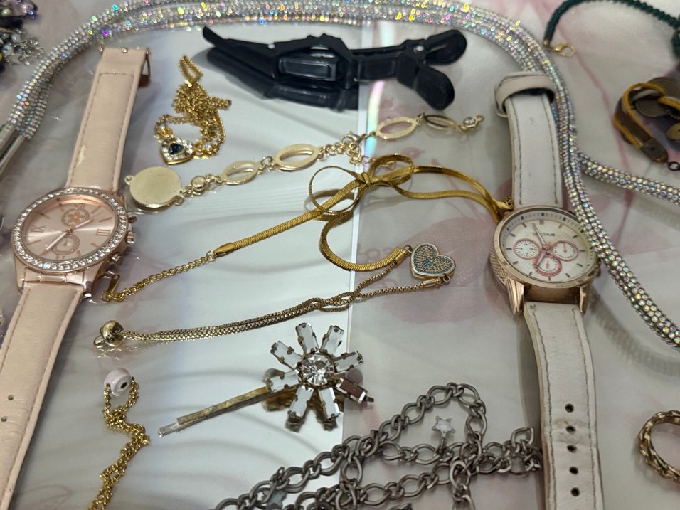 Zincir Detaylı Altın Renkli Moda Aksesuarları - Görsel 3