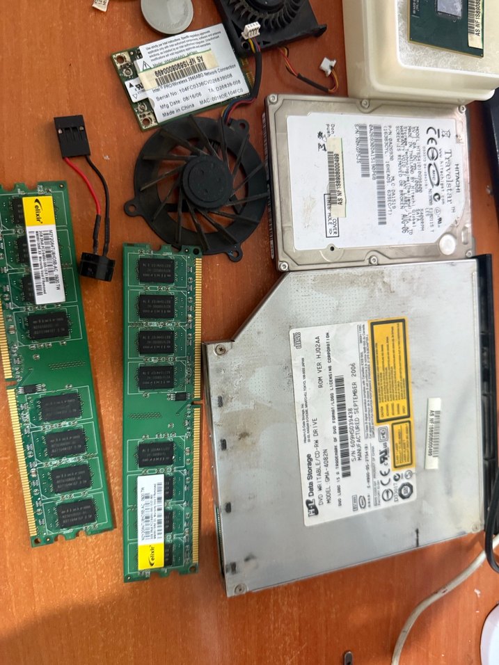 Çeşitli Bilgisayar Donanım Parçaları Seti - Görsel 4