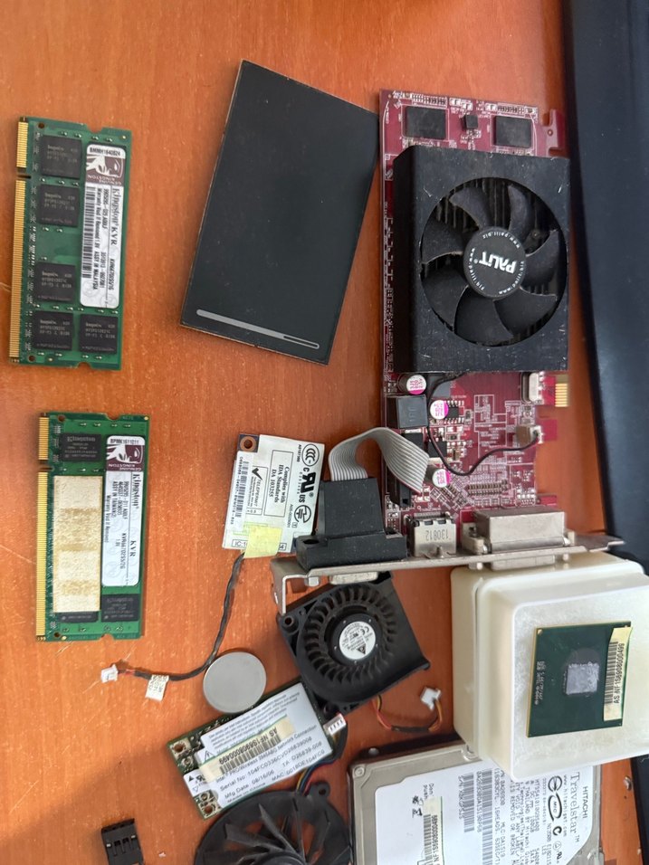 Çeşitli Bilgisayar Donanım Parçaları Seti - Görsel 2