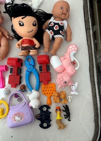 Çeşitli Renkli Bebek ve Aksesuar Seti - Görsel 4