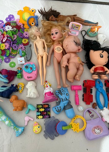 Çeşitli Renkli Bebek ve Aksesuar Seti - Görsel 3