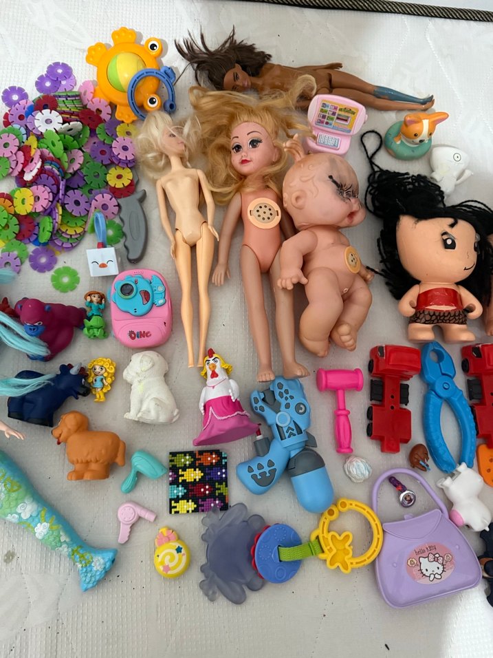 Çeşitli Renkli Bebek ve Aksesuar Seti - Görsel 3