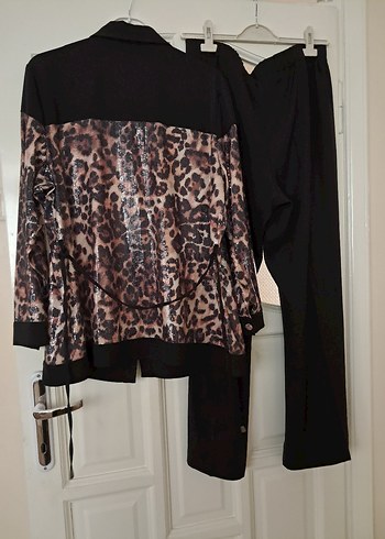 Leopar Desenli Kemerli Kadın Takım - Görsel 7