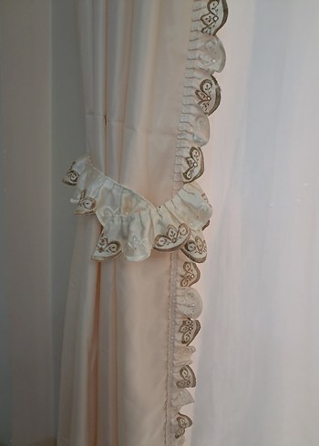 İşlemeli Krem Parlak Yatak Örtüsü - Görsel 9