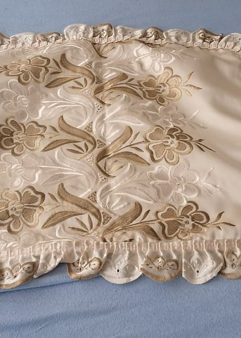 İşlemeli Krem Parlak Yatak Örtüsü - Görsel 10