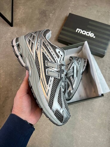 New Balance 1906