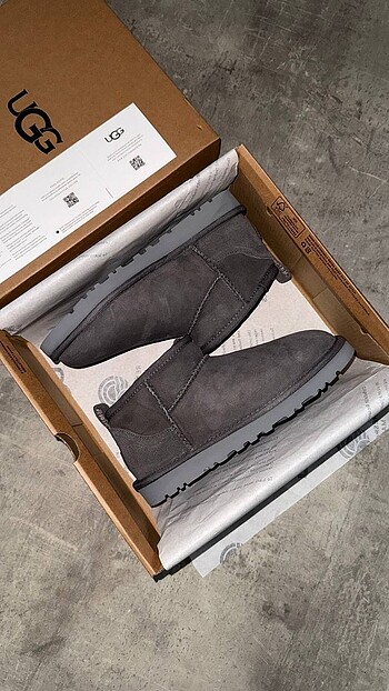 Ugg mini Classic