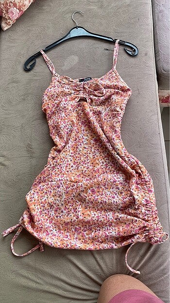 Bershka Çiçekli elbise