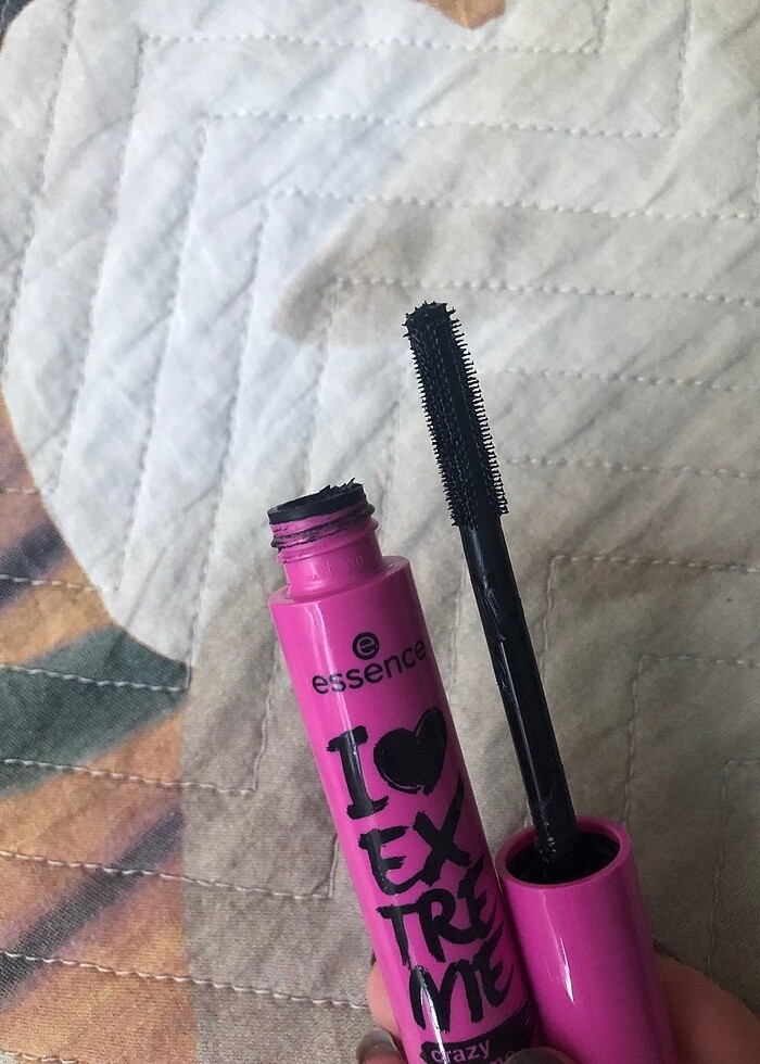 Essence I Love Extreme Maskara Essence Maskara & Rimel 20 İndirimli