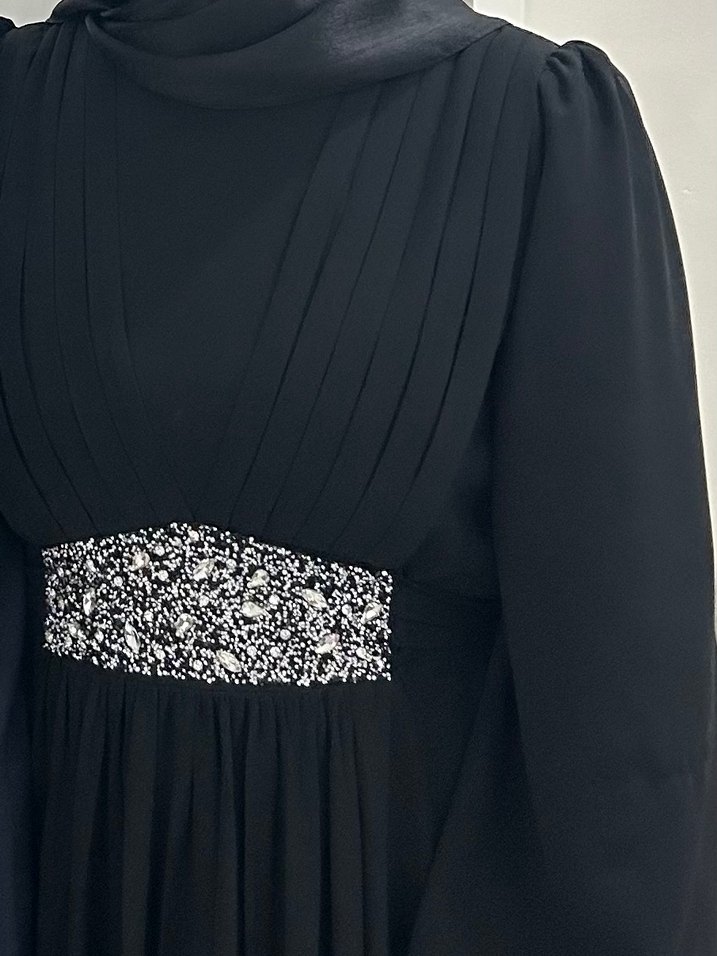 Kemer Detaylı Siyah Uzun Abiye Elbise - Görsel 2