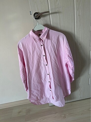 Pembe gömlek