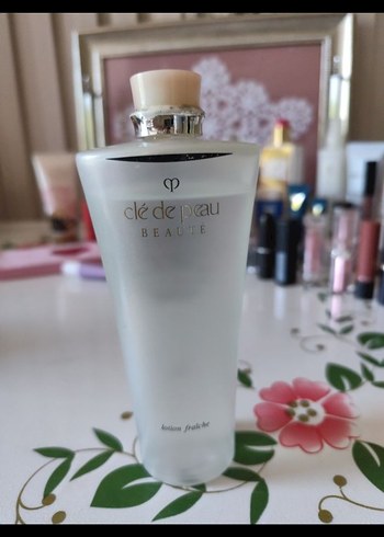 Cle de Peau Beauté canlandırıcı losyon - Görsel 2