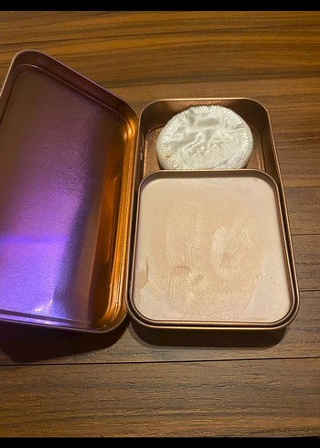 Benefit Bathina Parlatıcı Vücut Balmı - Görsel 2