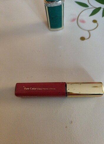 Beden Estee Lauder likit ruj