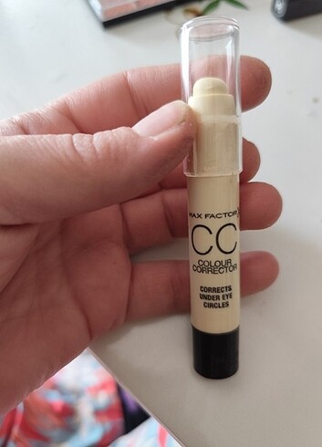 Max factor kapatıcı