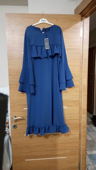 mavi uzun kollu fırfırlı elbise 