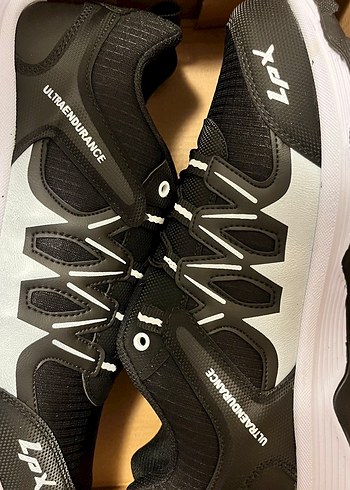 Siyah Ultra Endurance Spor Ayakkabı