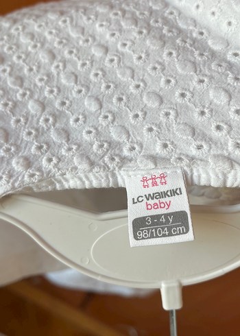 4 Yaş Beden Kız Çocuk Beyaz Nakışlı Düğmeli Elbise LCW