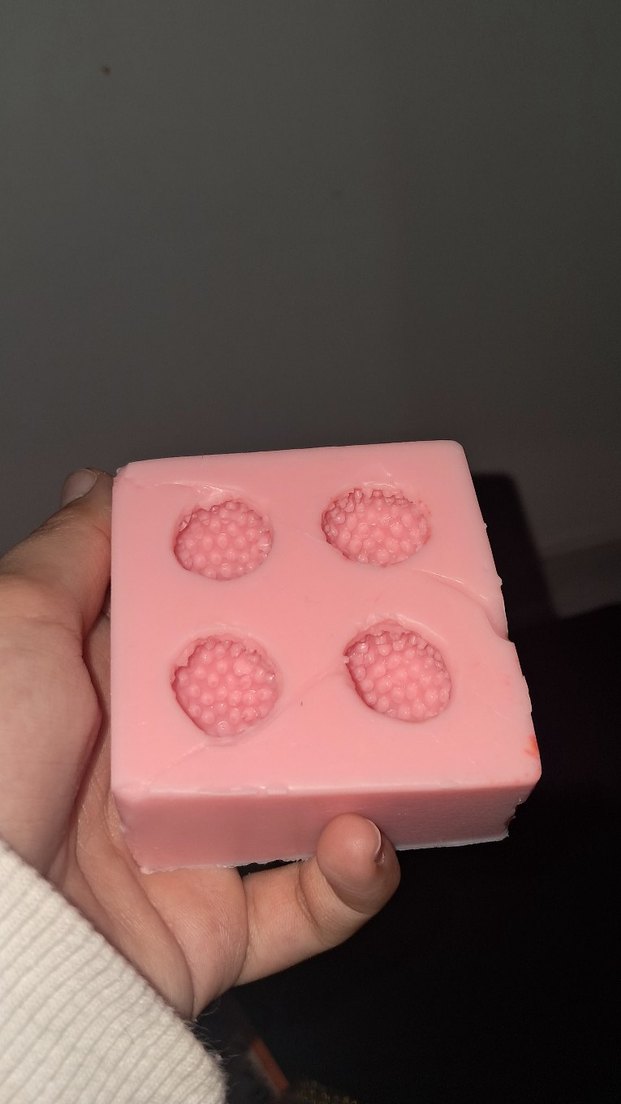 Çilekli Mum Kalıbı - Görsel 2