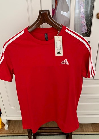 Adidas Kırmızı Erkek Kısa Kollu Tişört