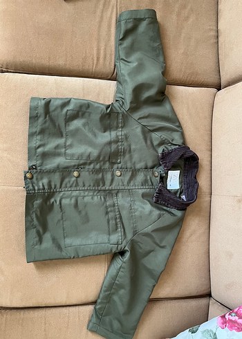 Zara marka 2-3 yaş çocuk mont. Kondisyonu gayet makul.