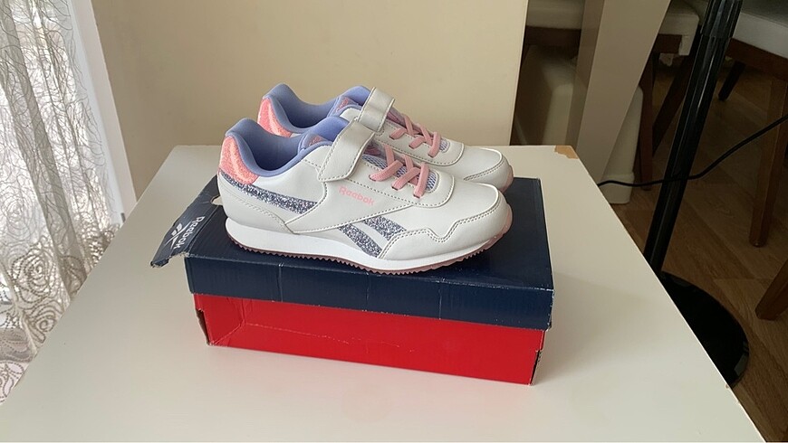 Reebok kız çocuk ayakkabı. 31 no numara