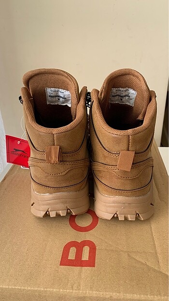 41 Beden camel Renk Slazenger marka erkek bot. 41 numara