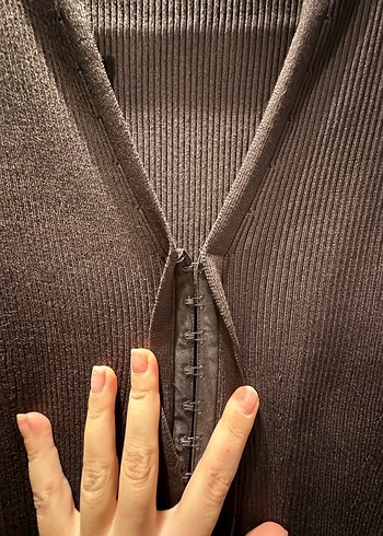 V Yaka Kahverengi triko Midi Kalem Elbise - Görsel 4