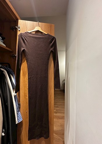 V Yaka Kahverengi triko Midi Kalem Elbise - Görsel 3