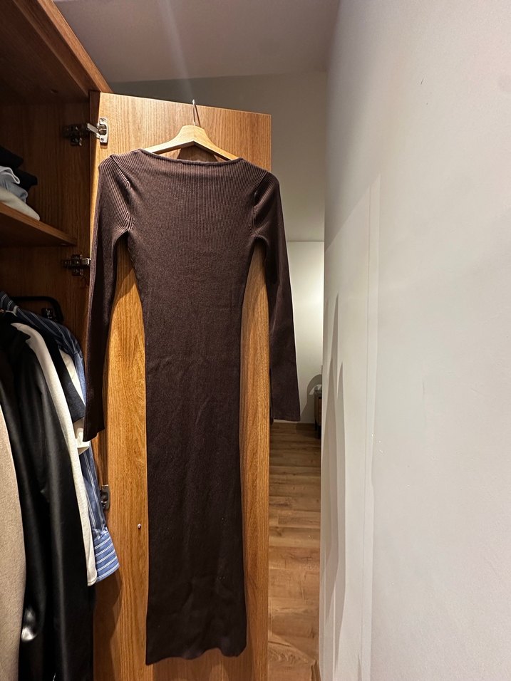 V Yaka Kahverengi triko Midi Kalem Elbise - Görsel 3