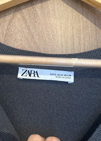 V yaka hırka görünümlü triko gri elbise - Görsel 5