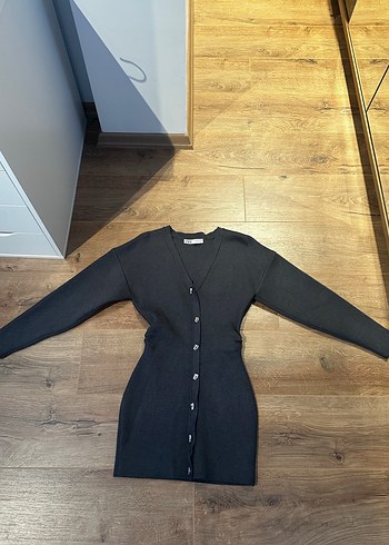 V yaka hırka görünümlü triko gri elbise - Görsel 7