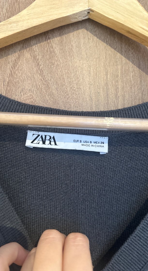 V yaka hırka görünümlü triko gri elbise - Görsel 5