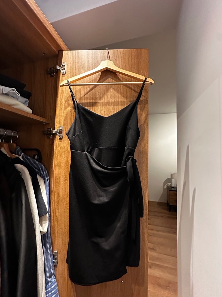 Siyah V Yakalı bağlamalı Midi Elbise - Görsel 5