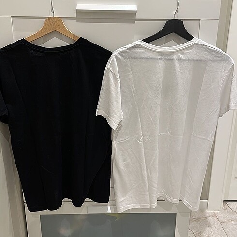 xs Beden beyaz Renk Bershka V yaka Basic tişört 2li set