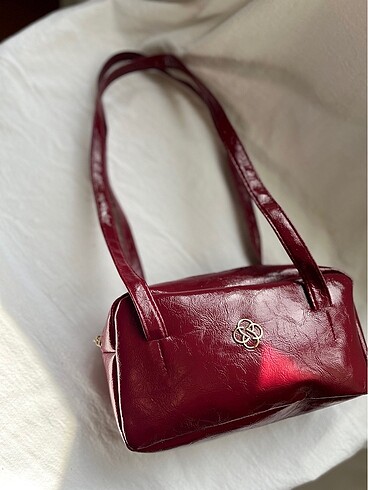 Bordo kol çantası