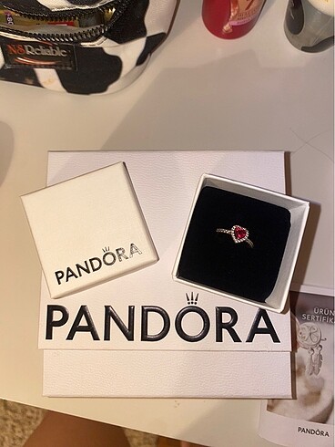 pandora kırmızı yüzük