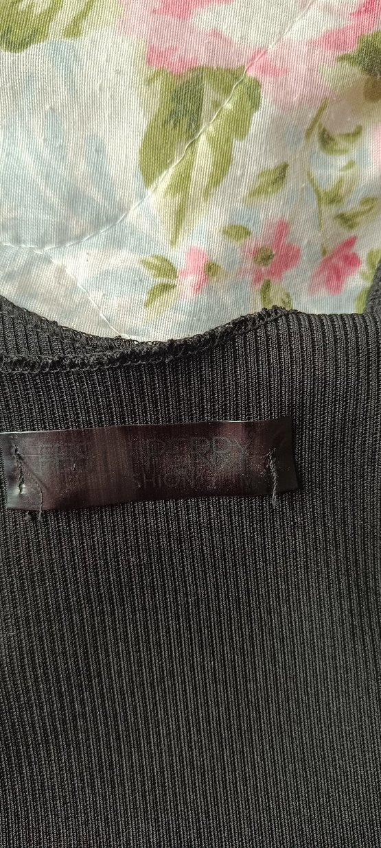 Kadın siyah göğüs kısmı açık spor tarzı siyah askılı badi - Görsel 2