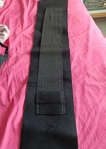 Siyah Çizgili Göğüs Destek Korsesi - Görsel 4