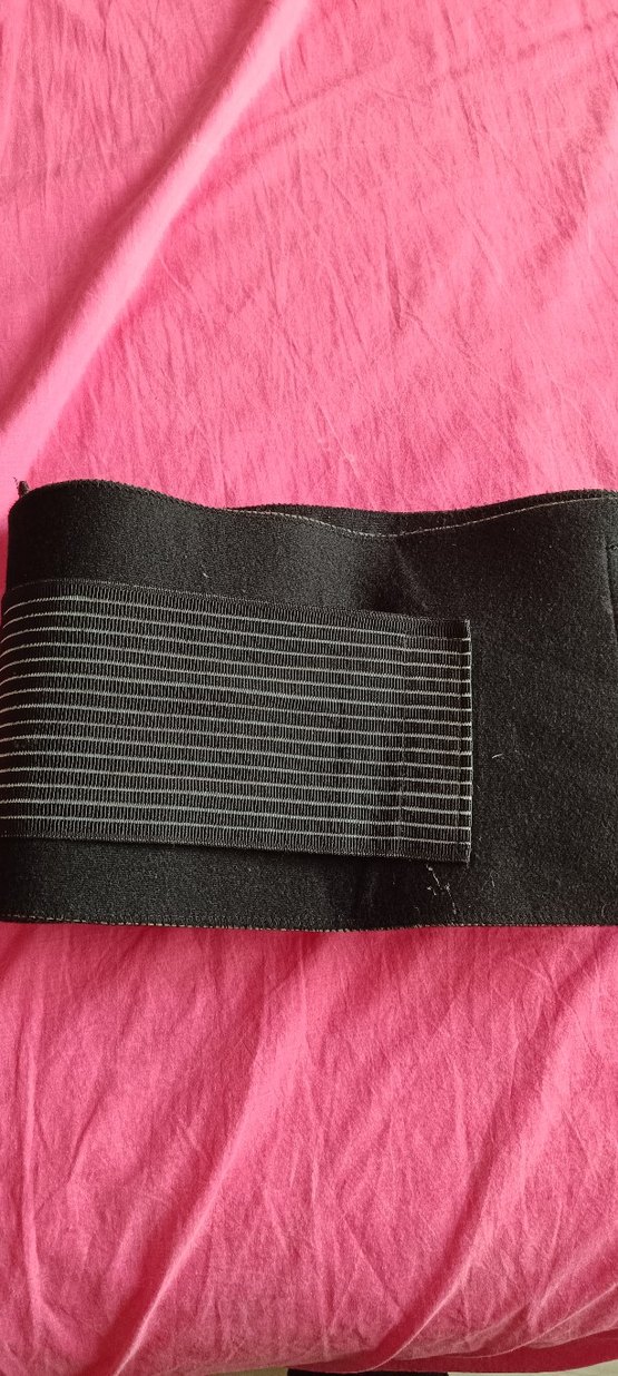 Siyah Çizgili Göğüs Destek Korsesi - Görsel 3