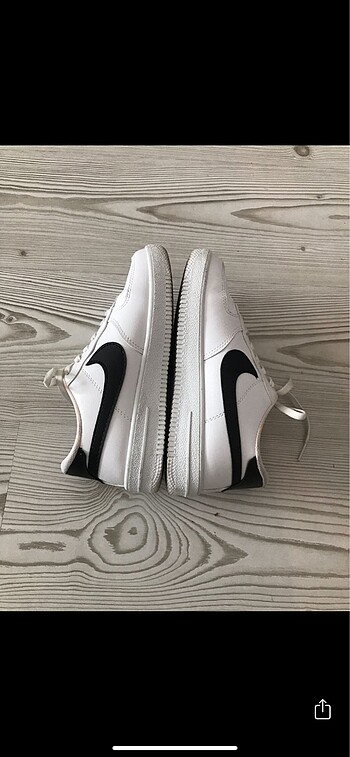 Beyaz spor ayakkabı - Görsel 4