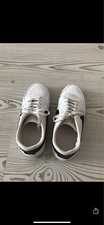 Beyaz spor ayakkabı - Görsel 6