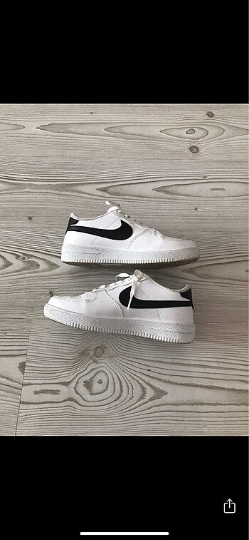 Beyaz spor ayakkabı - Görsel 3