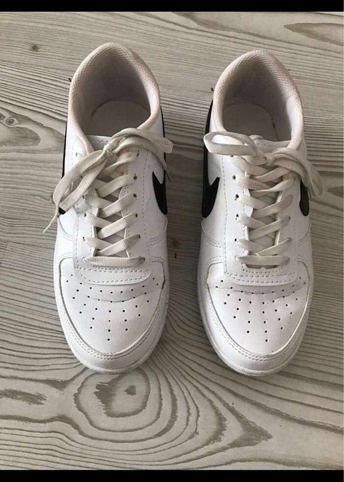 Beyaz spor ayakkabı - Görsel 5