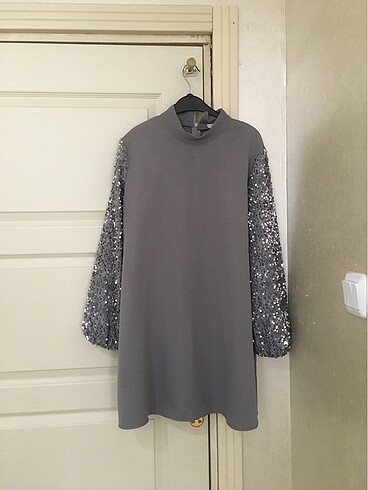 Pullu şık gümüş tunik takımı