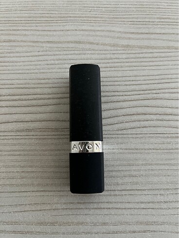 AVON True Perfectly Mat Ruj