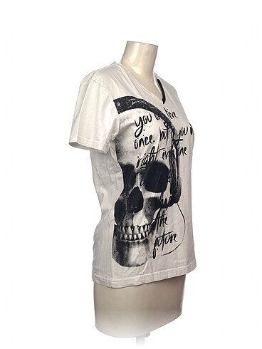 LC Waikiki LC Waikiki T-shirt %70 İndirimli.